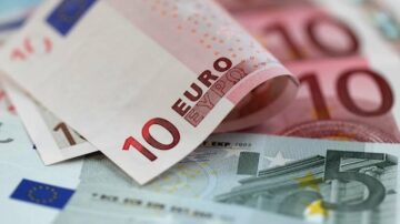سعر اليورو بختام تعاملات اليوم الأحد