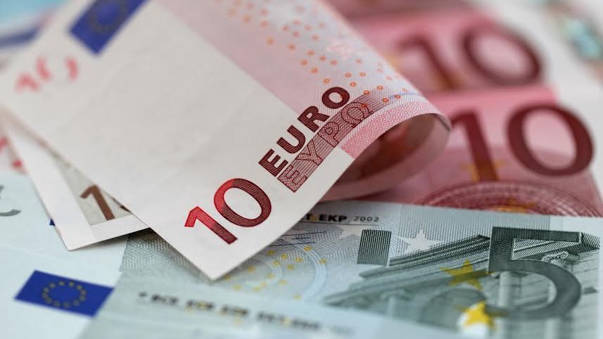 سعر اليورو بختام تعاملات اليوم الأحد