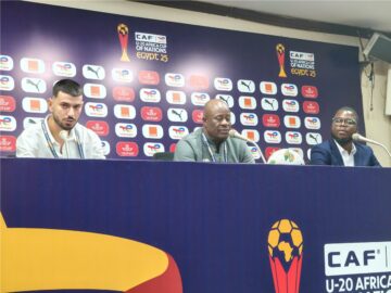 مدرب جنوب إفريقيا: لاعب منتخب مصر مميز جدًا.. وطريقتي الهجومية لن تتغير