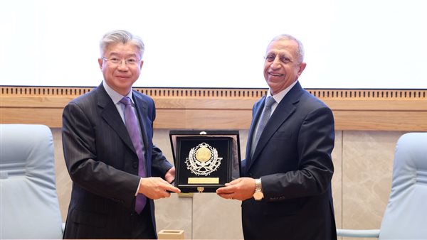 الأكاديمية العربية للعلوم والتكنولوجيا وجامعة فودان الصينية تطلقان منصة للتعاون الاقتصادي والتكنولوجي