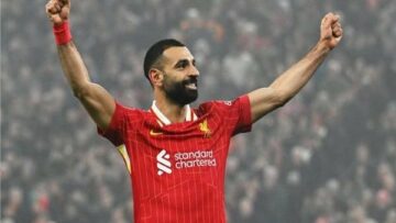 صلاح يتوج بلقب الدوري الإنجليزي للمرة الثانية مع ليفربول ويضيف اللقب الـ11 إلى رصيده