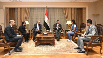 وزيرا الشباب والرياضة والطيران يبحثان سبل دعم أبطال الإسكواش المصري – كل الكورة