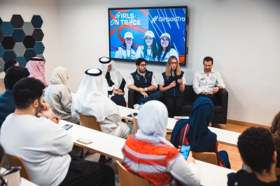 فورمولا إي تلتقي بمجموعة من طلاب الجامعات في جدة