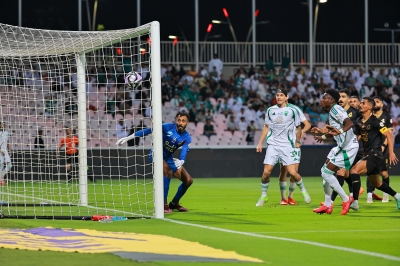 الأهلي يعبر الوحدة بثلاثية في دوري روشن