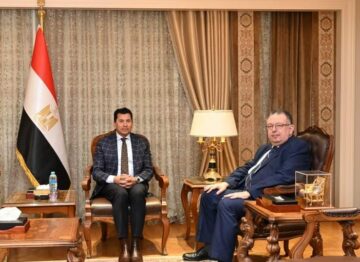 وزير الشباب والرياضة يلتقي علاء مشرف لدعمه قبل انتخابات الاتحاد الدولي لتنس الطاولة – مصر سبورت