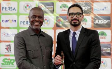 رئيس الاتحاد الإيفواري للجودو يكرم محمد مطيع بعد تتويج مصر ببطولة إفريقيا – مصر سبورت