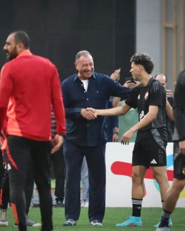 أسباب فنية وراء استبعاد رباعي الأهلي.. والخطيب يوجه ضربة قاسية إلى صن داونز