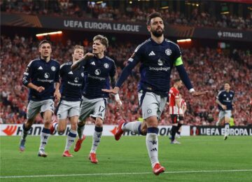 فيديو | مانشستر يونايتد يفوز على أتلتيك بلباو بثلاثية ويضع قدماً في نهائي الدوري الأوروبي