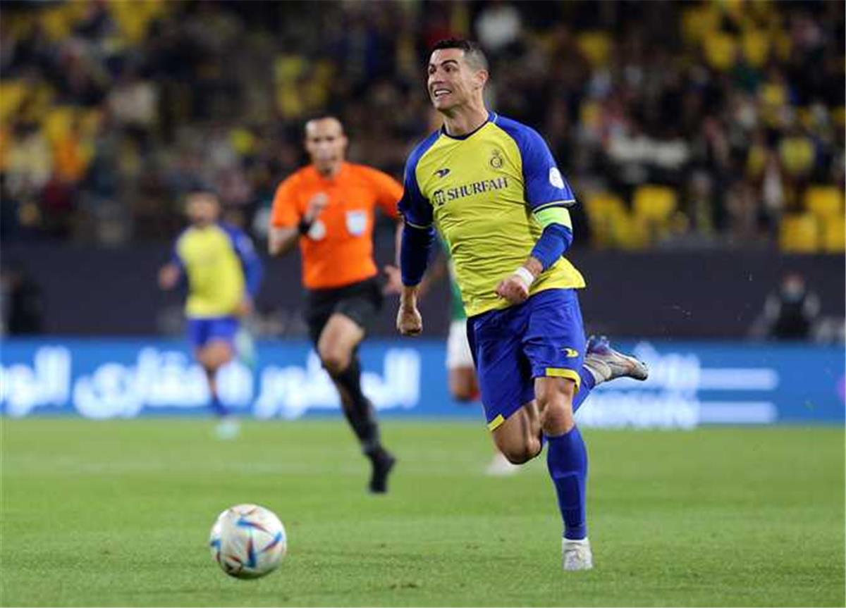 ماذا دار بين رئيس النصر السعودي ورونالدو بعد الخروج من دوري أبطال آسيا؟