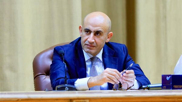 وزير التعليم يعقد اجتماعًا لمتابعة استعدادات امتحانات الثانوية العامة والدبلومات الفنية