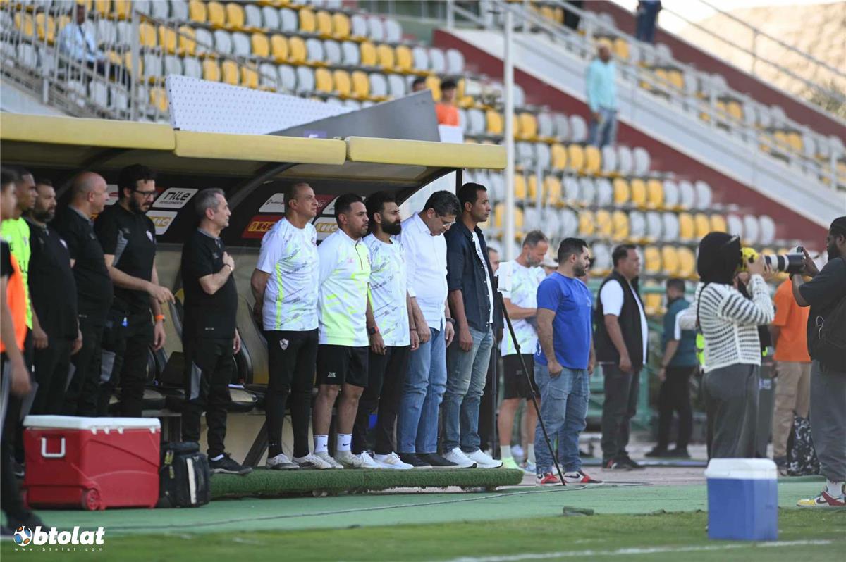 أيمن الرمادي يعتذر لجماهير الزمالك بعد الهزيمة أمام بيراميدز.. ويصرح: لدي سيناريوهين للفترة المقبلة