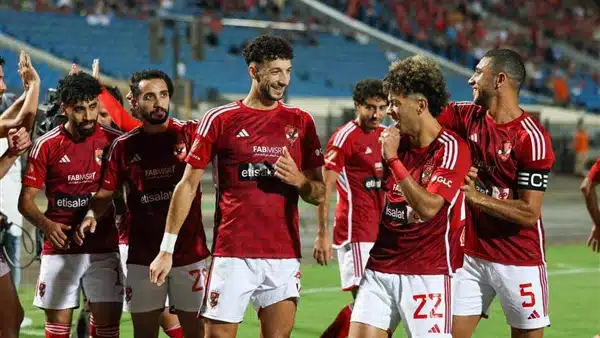 أبرزهم “المنبوذ والمهاري”.. 11 لاعب خارج قائمة الأهلي أمام البنك الأهلي