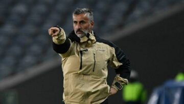 ريفيرو يحضر مباراة الأهلي والبنك فى استاد القاهرة