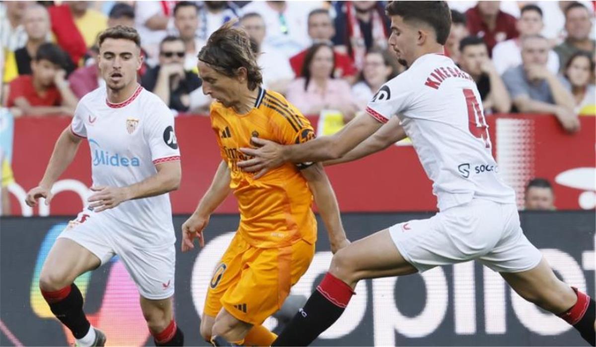 ماركا: ألونسو يتوجه بطلب هام إلى ريال مدريد بشأن مستقبل مودريتش