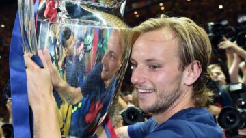 راكيتيتش: لاعب برشلونة يستحق الكرة الذهبية.. ولن يلعب إذا نافس ميسي