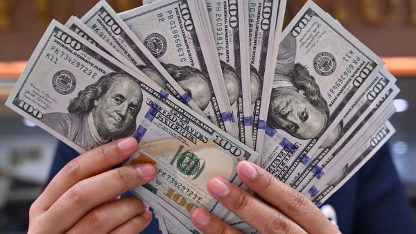 متوسط سعر الدولار في مصر اليوم الخميس 8-5-2025