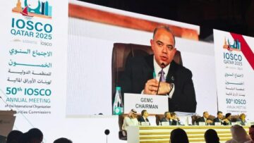رئيس الرقابة المالية يترأس اجتماع لجنة الأسواق النامية والناشئة