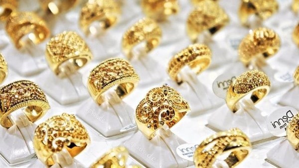 2000 جنيه.. مفاجأة في سعر الجنيه الذهب وعيار 21 الآن