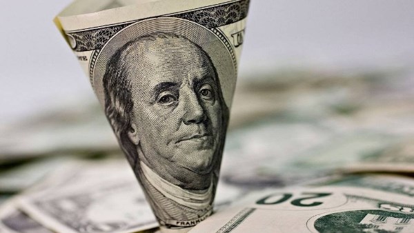 رسميًا.. تراجع جديد في سعر الدولار مقابل الجنيه اليوم بالبنوك