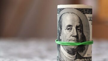 تراجع أسعار الدولار في مصر بختام تعاملات اليوم الأحد 4-5-2025،