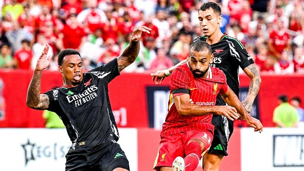 ليفربول في مهمة شرفية أمام أرسنال بقمة الدوري الإنجليزي