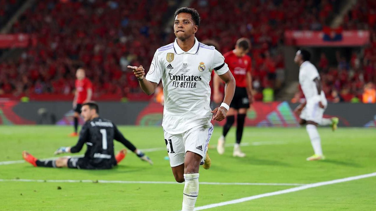 توفقوا عن خلق الشائعات .. نجم ريال مدريد يرد علي أنباء مغادرته برنابيو