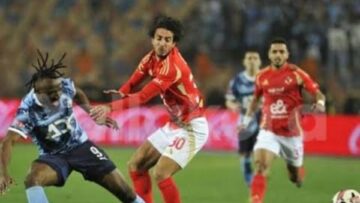 إعلامي : اتجاه داخل الأهلي لتأجيل صفقة الظهير الأيسر