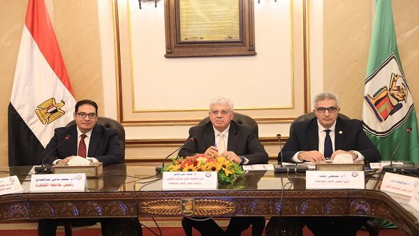 المجلس الأعلى للجامعات يُعدل رسوم إعارات أعضاء هيئة التدريس للخارج: 2000 دولار بدلًا من 5000 دولار