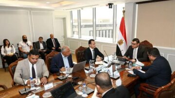 وزير الإسكان يعقد اجتماعا لمتابعة الموقف التنفيذي لـ”حدائق تلال الفسطاط”