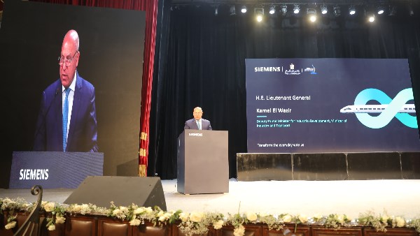 الوزير: شبكة القطار الكهربائي السريع تهدف لربط البحرين الأحمر والمتوسط
