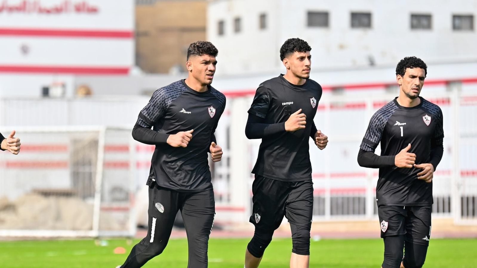 أزمة حراسة مرمى الزمالك .. «عواد» يطلب إجازة بعد استبعاده فهل يرحل؟