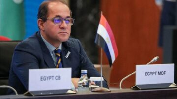 وزير المالية للممولين: نتعامل معكم بما يرضي الله..وكلنا في صف واحد