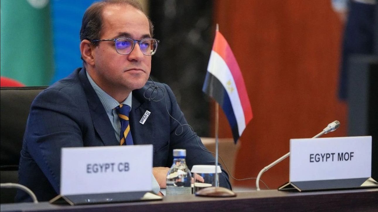 وزير المالية للممولين: نتعامل معكم بما يرضي الله..وكلنا في صف واحد