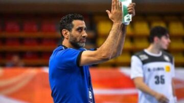 جلسة تحفيزية لمنتخب شباب اليد قبل المشاركة في كأس العرب بالكويت