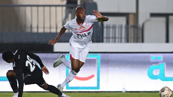 هيفضل أسطورة الكيان .. ناقد رياضي يتغزل في نجم الزمالك بقصيدة شعر