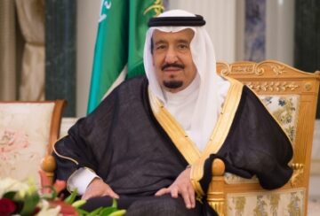 وزير الرياضة يهنئ خادم الحرمين الشريفين وولي العهد بمناسبة تتويج الأهلي