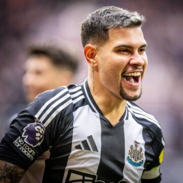 الهلال يدرس التعاقد مع لاعب نيوكاسل بدلًا من فيرنانديز