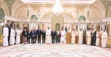 بحضور الفيصل.. أمير الكويت يستقبل رئيس الأولمبية الدولية