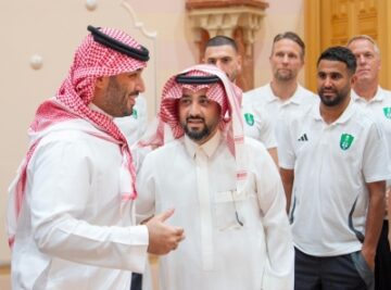رياض محرز: شرف عظيم بلقاء ولي العهد
