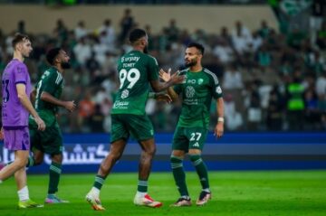 الأهلي يستعيد انتصاراته في روشن على حساب الخلود