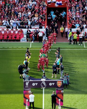 تحية الأبطال في آنفيلد.. أرسنال يقيم ممرًا شرفيًا لليفربول المتوج بلقب الدوري الإنجليزي – مصر سبورت