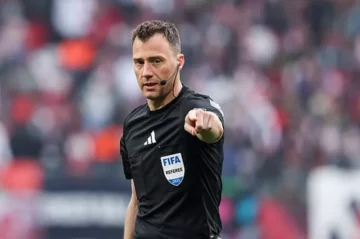 فيليكس تسفاير حكمًا لمباراة باريس سان جيرمان وأرسنال في دوري أبطال أوروبا – مصر سبورت