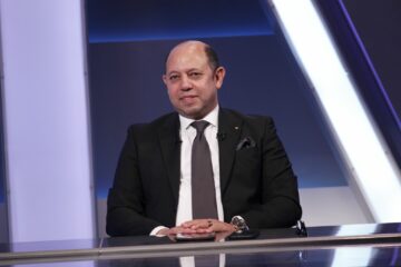 أحمد سليمان يغادر اجتماع مجلس إدارة الزمالك لتحديد مصير بيسيرو |خاص – مصر سبورت